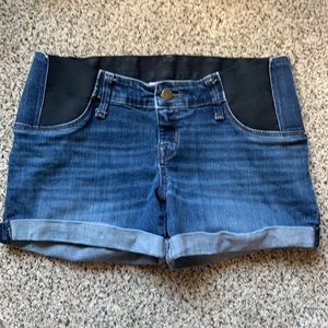 Maternity shorts